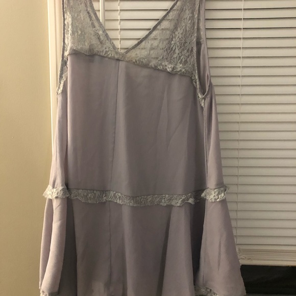 Gray top - Picture 3 of 3